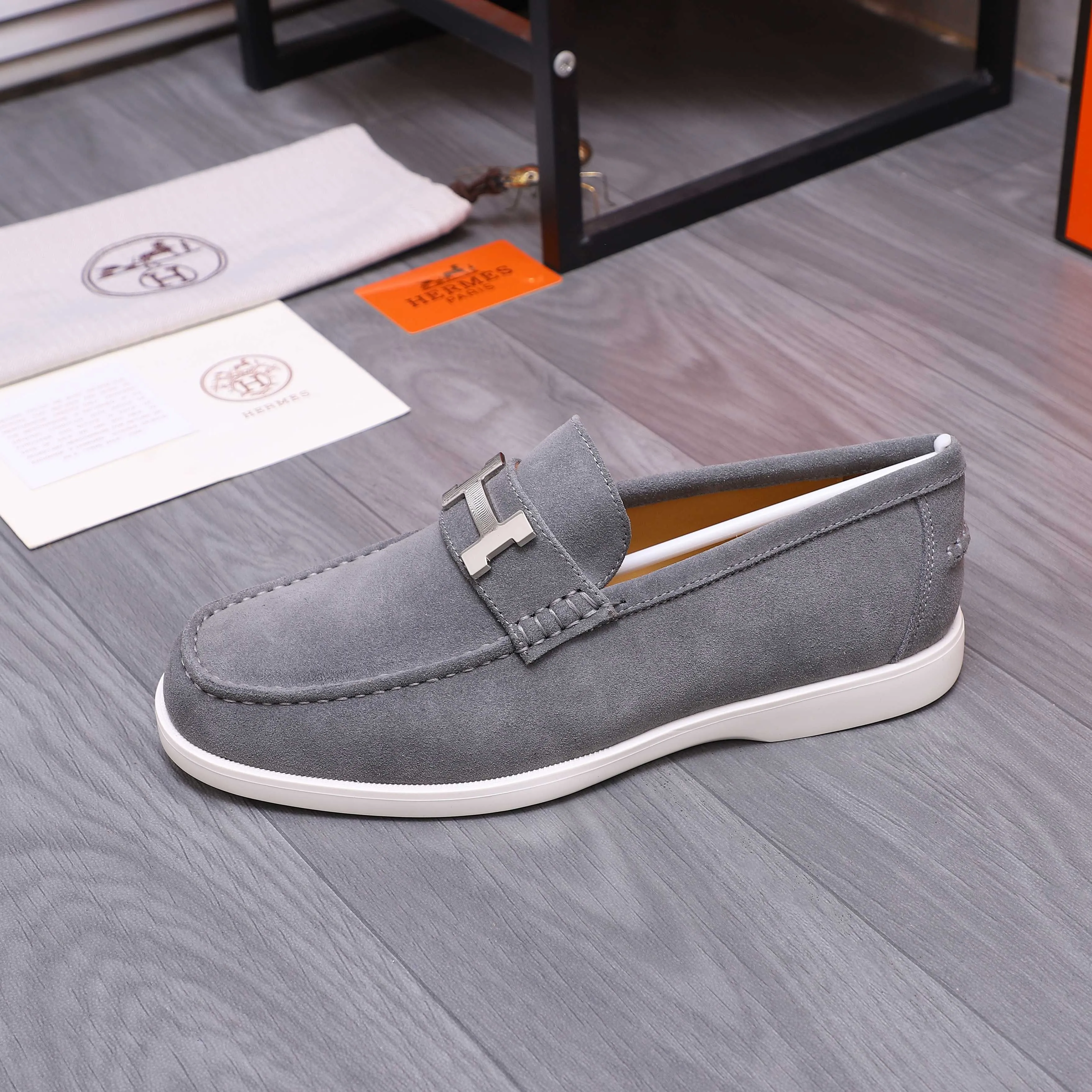 Men's shoes 💰p560 Product trademark: HERMES "Hermès" casual slip-on men's shoes. Regular size: 38-46 (45.46 is custom-made and non-refundable) Product materials: Selected frosted cowhide upper, cowhide lining, original foam rubber ultra-light sole